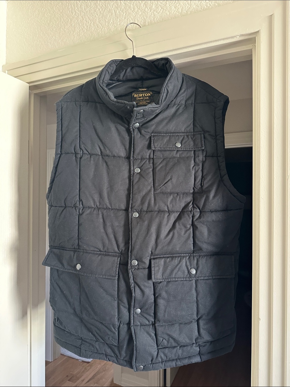 Burton Men's Black Quilted Snap-Front Vest